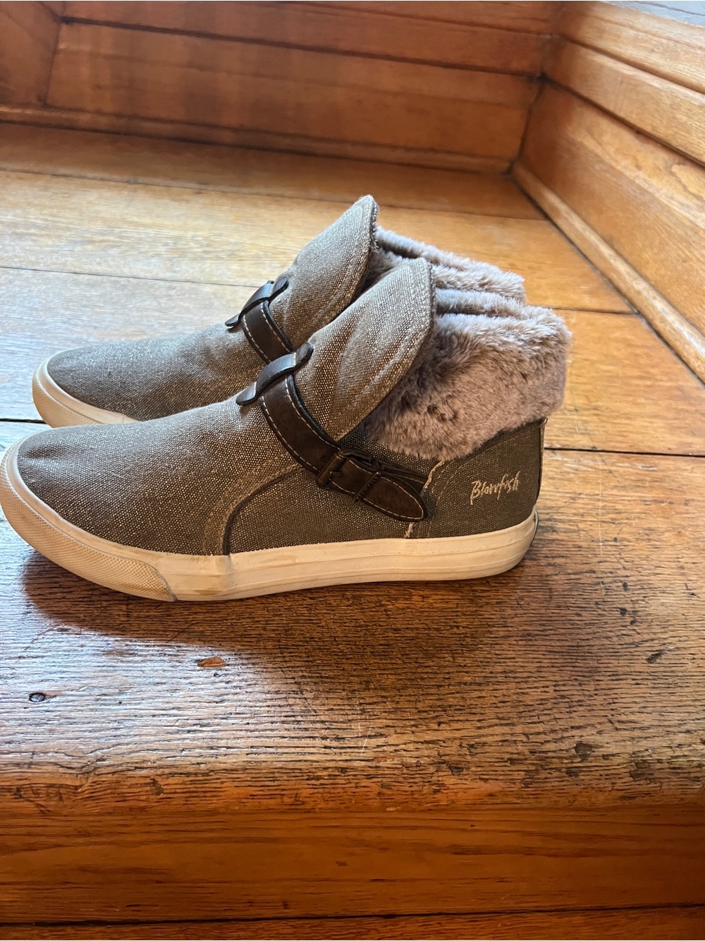 Blowfish Women’s Taupe Canvas Fur-Lined High-Top Slip-On Sneakers